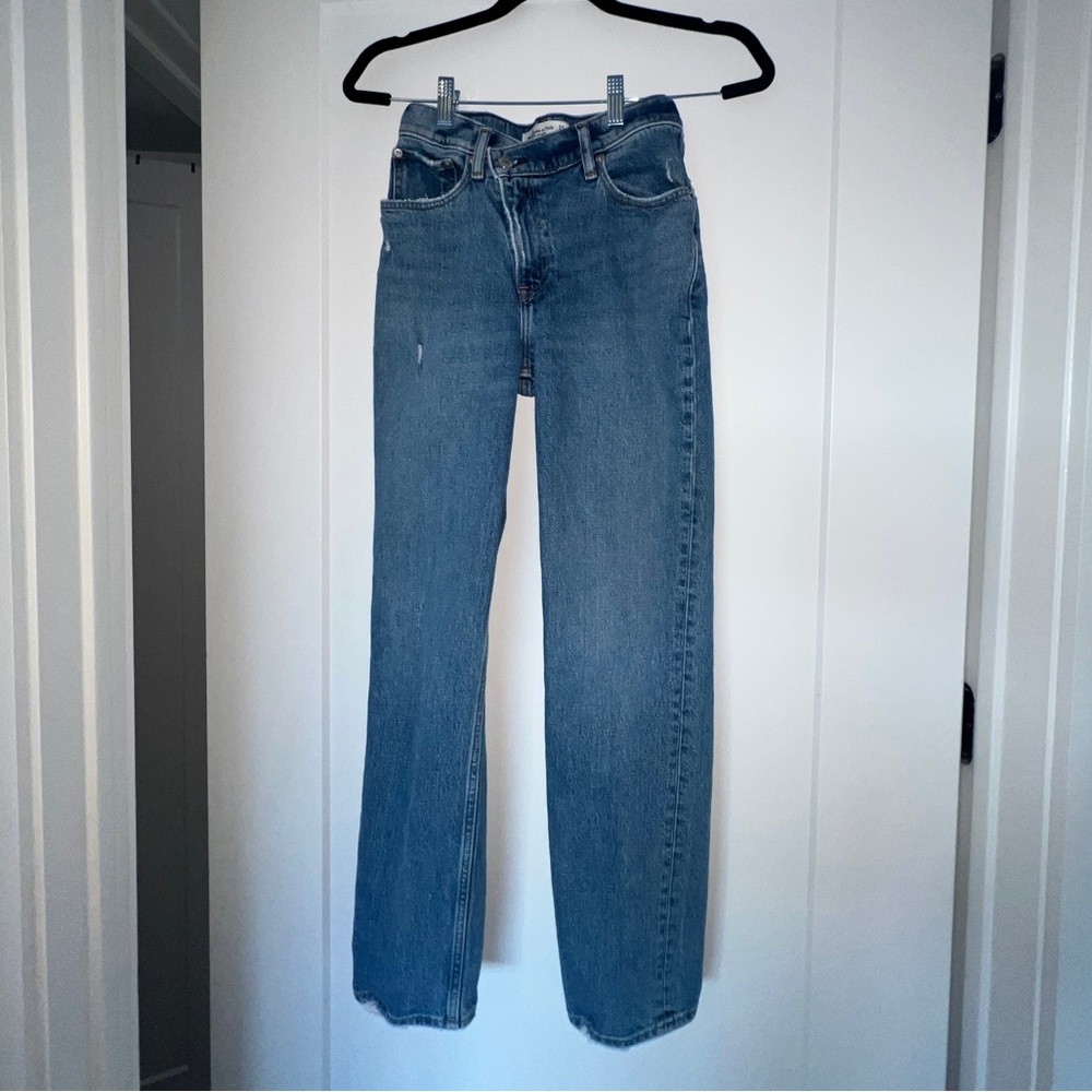 Abercrombie & Fitch Ultra High Waisted 90’s jean - Sz 24S